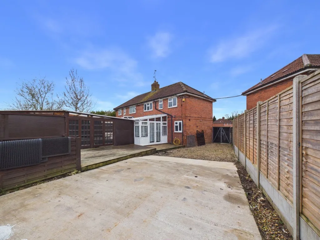 Brent Gardens, Reading, RG2, photo 4