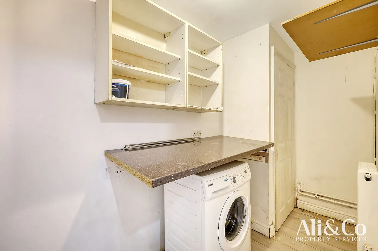Grays, Essex, RM17 6DA, photo 2