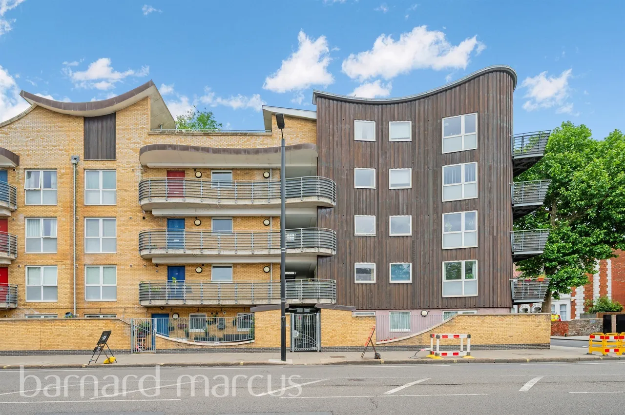 Cathnor Road, London, photo 10