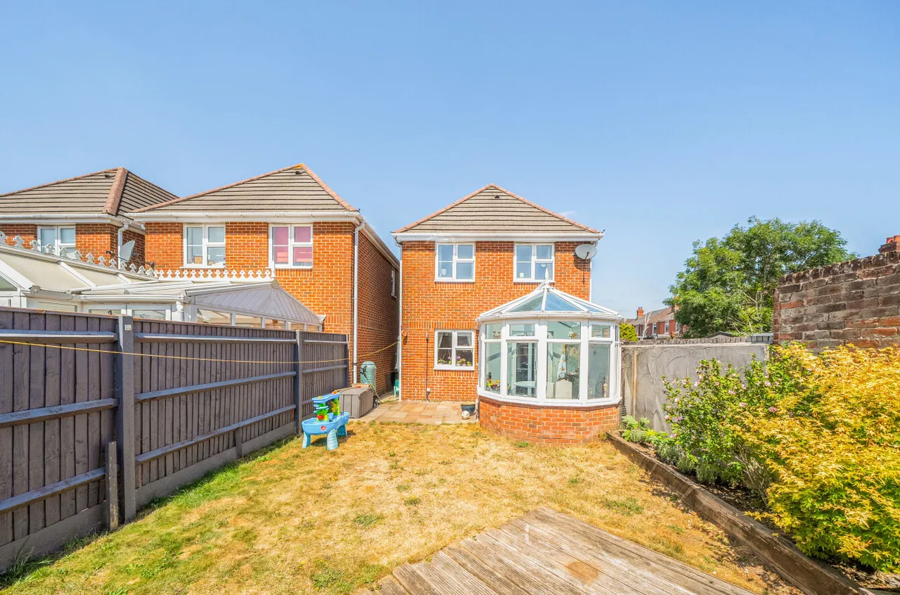 Whithedwood Avenue, Upper Shirley, SO15, photo 8