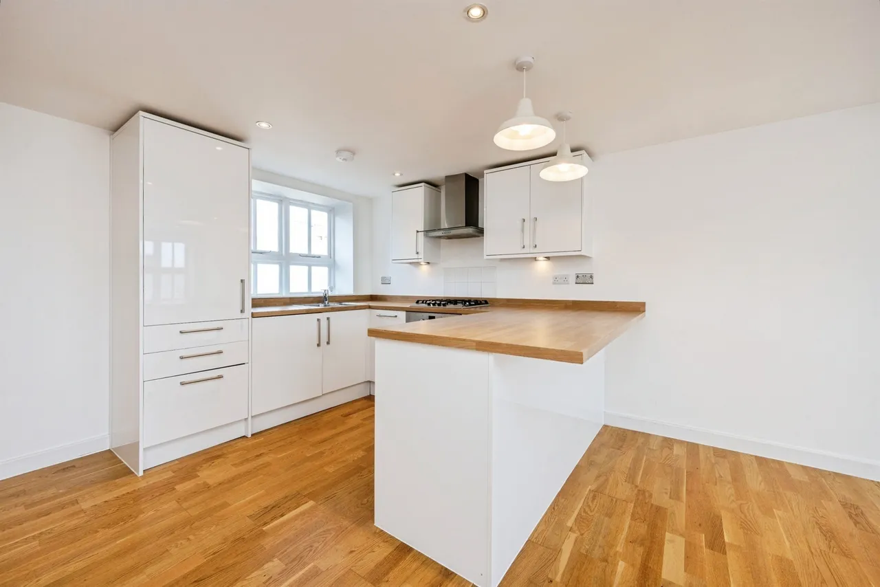 Pebble Lane, Aylesbury, HP20, photo 3