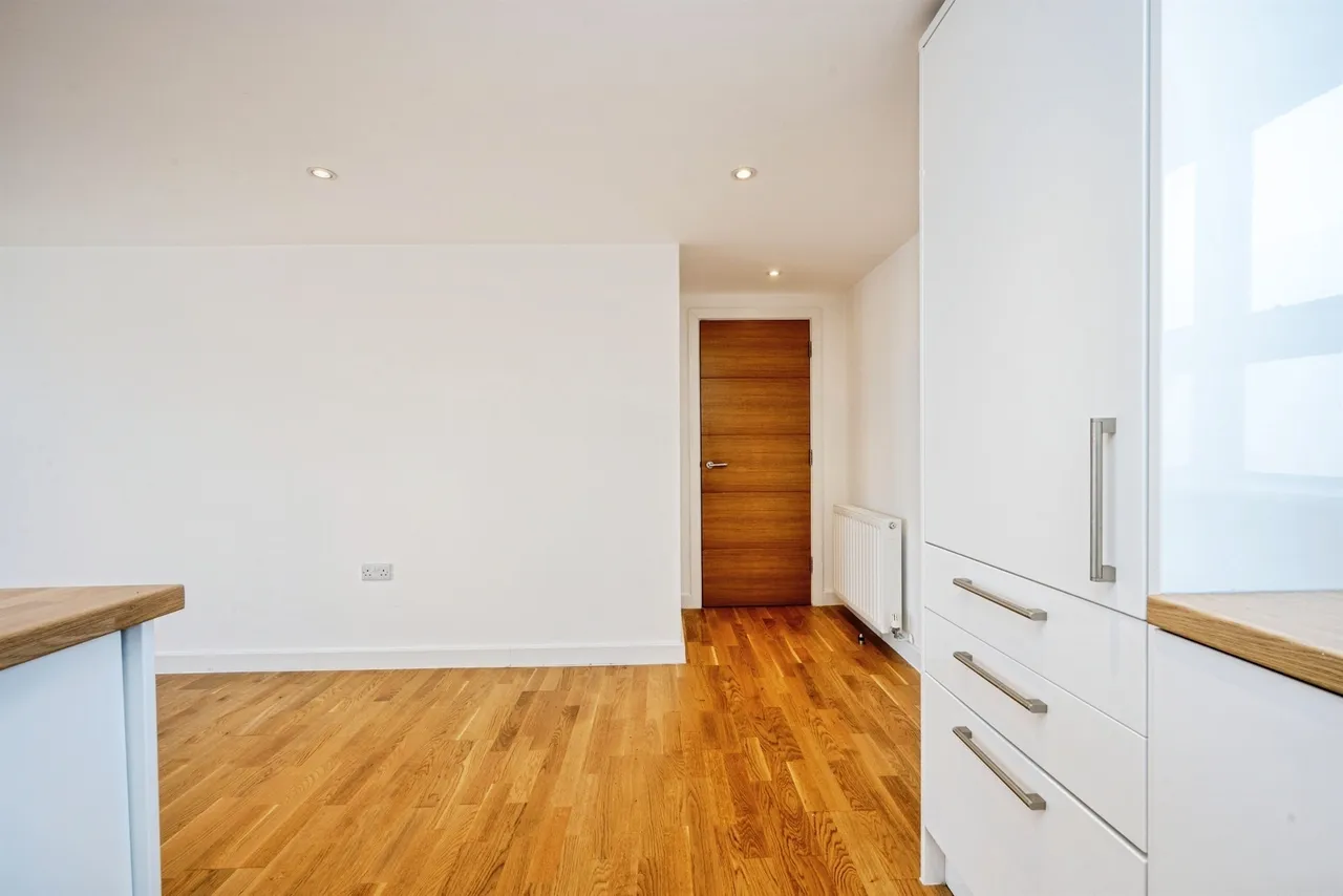 Pebble Lane, Aylesbury, HP20, photo 5