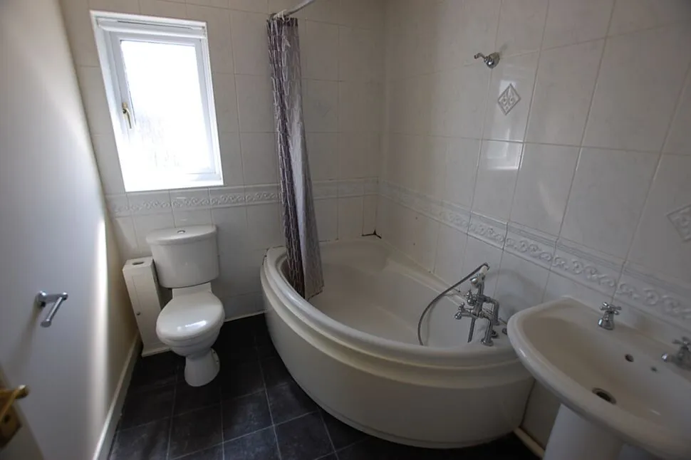 Havenside Close, Moorside, OL4, photo 12