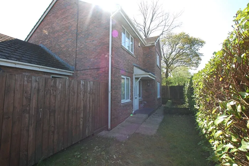Havenside Close, Moorside, OL4, photo 17