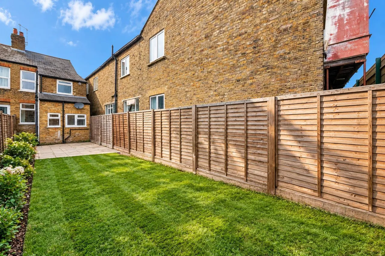 Rockingham Road, Uxbridge, photo 13