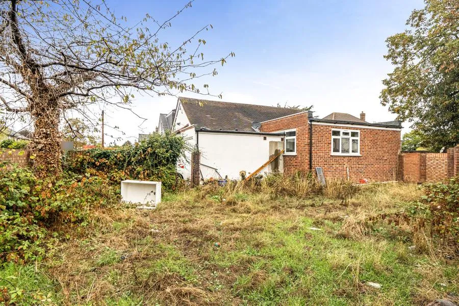 Ashford Crescent, Ashford, TW15, photo 16
