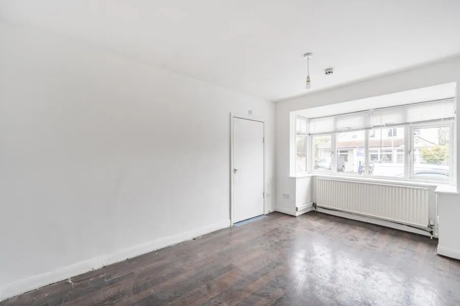 Ashford Crescent, Ashford, TW15, photo 3