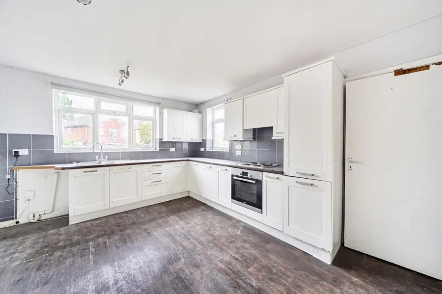 Ashford Crescent, Ashford, TW15, photo 4