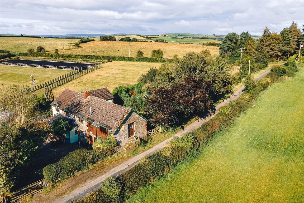 6 bed house for sale, Black Hill, Clunton
