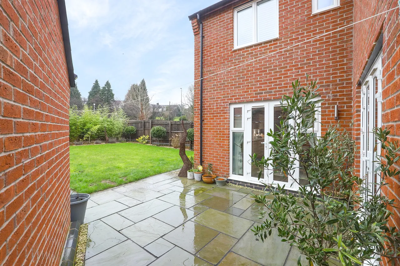 Baker Road, Wingerworth, S42, photo 29