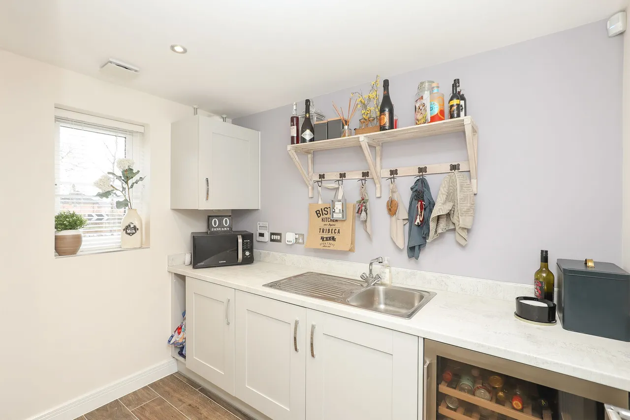 Baker Road, Wingerworth, S42, photo 7