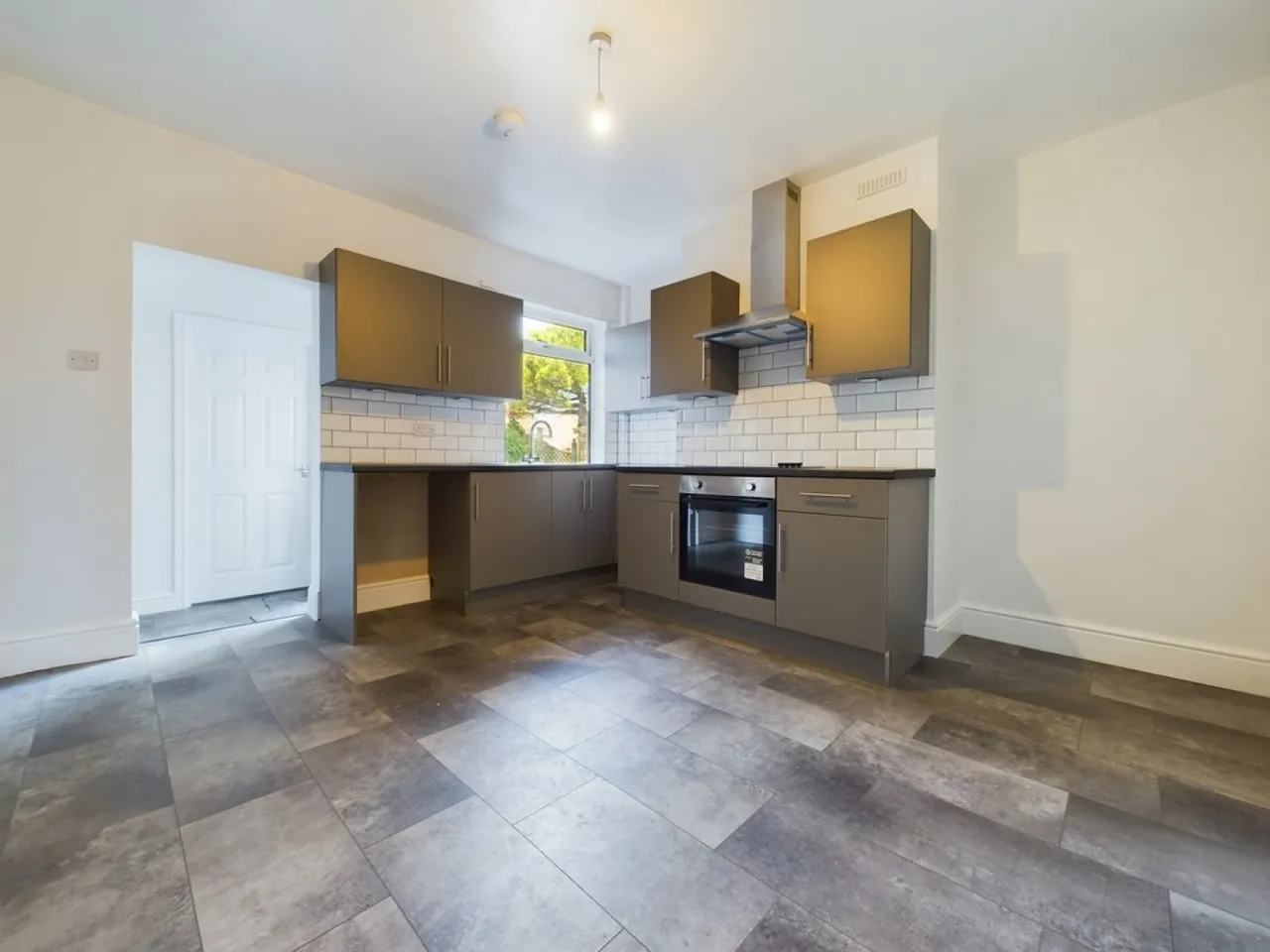 Eyre Street East, Hasland, photo 2