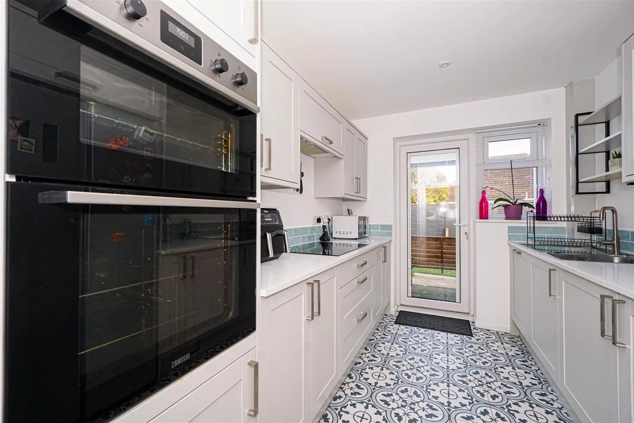 Spring Lane, Bexhill-On-Sea, photo 18