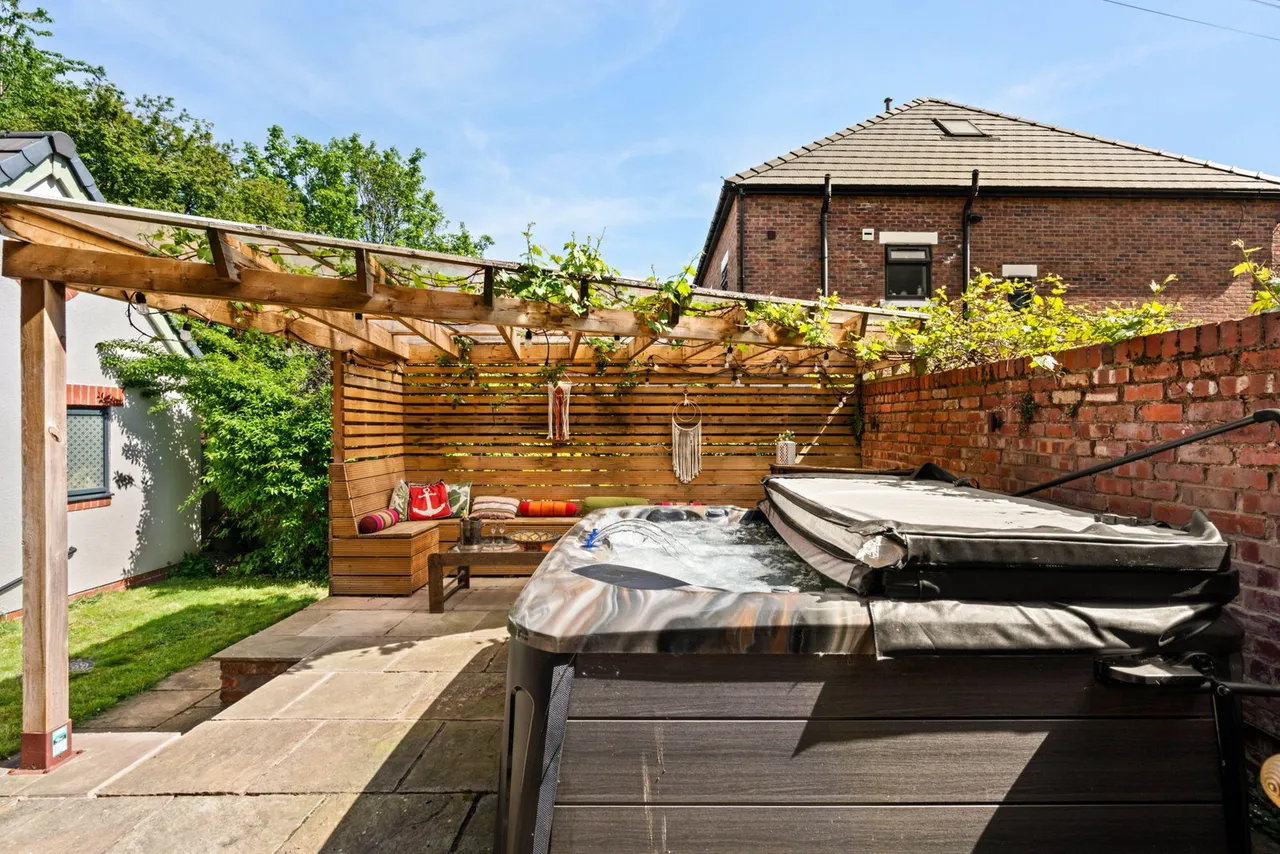 Alexandra Road South, Manchester, M16, photo 46