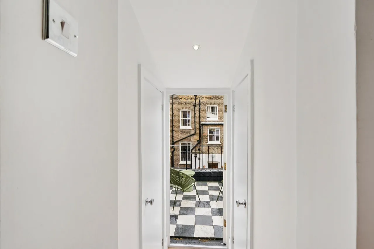 Sutherland Street, London, SW1V, photo 8