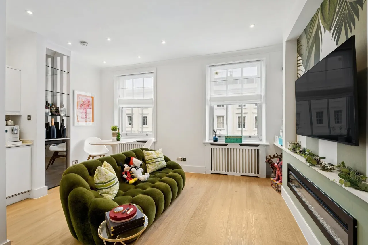 1 bed flat for sale, Sutherland Street, London, SW1V