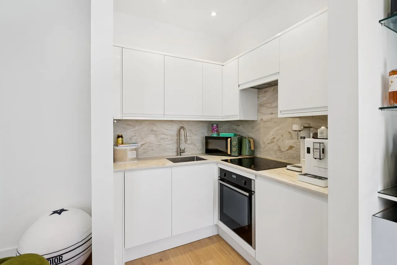 Sutherland Street, London, SW1V, photo 2