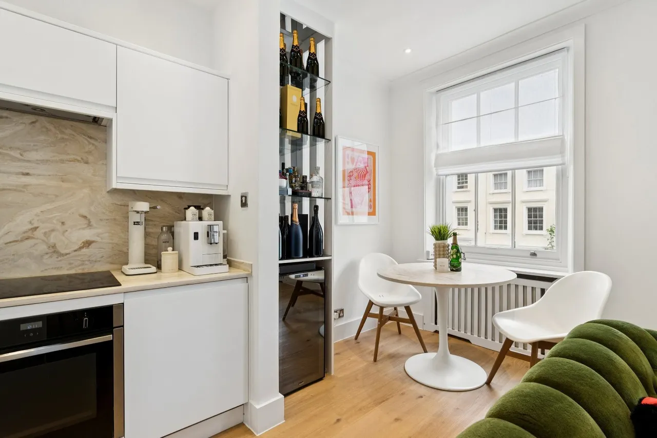 Sutherland Street, London, SW1V, photo 11