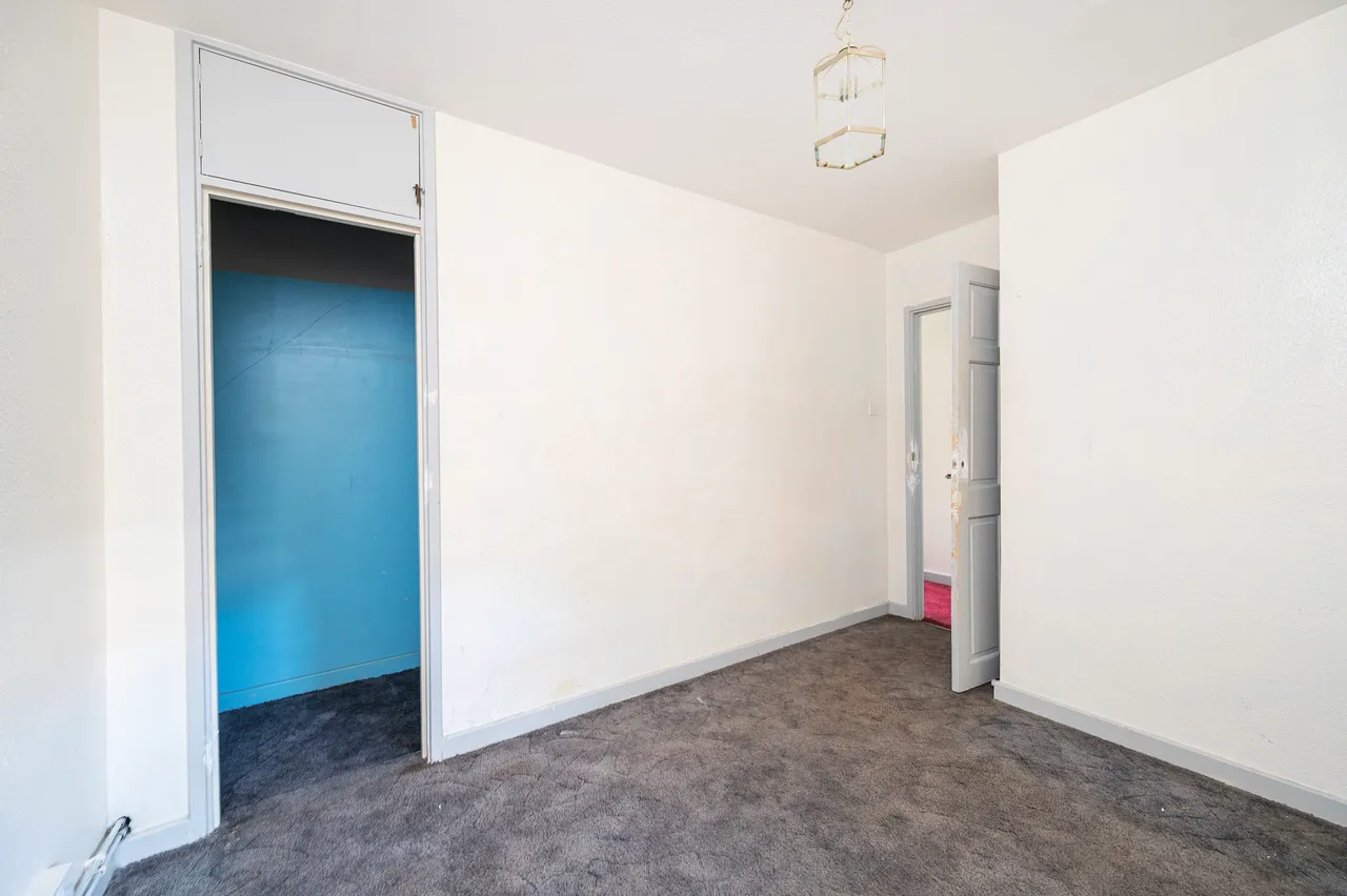 2 bed flat for sale — 60 Morland Estate, Richmond Road, London