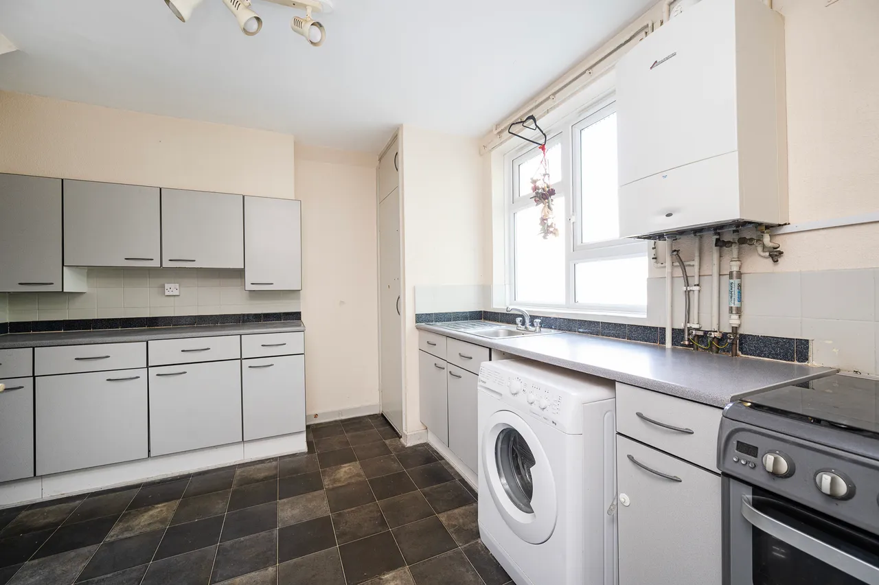 60 Morland Estate, Richmond Road, London, photo 7