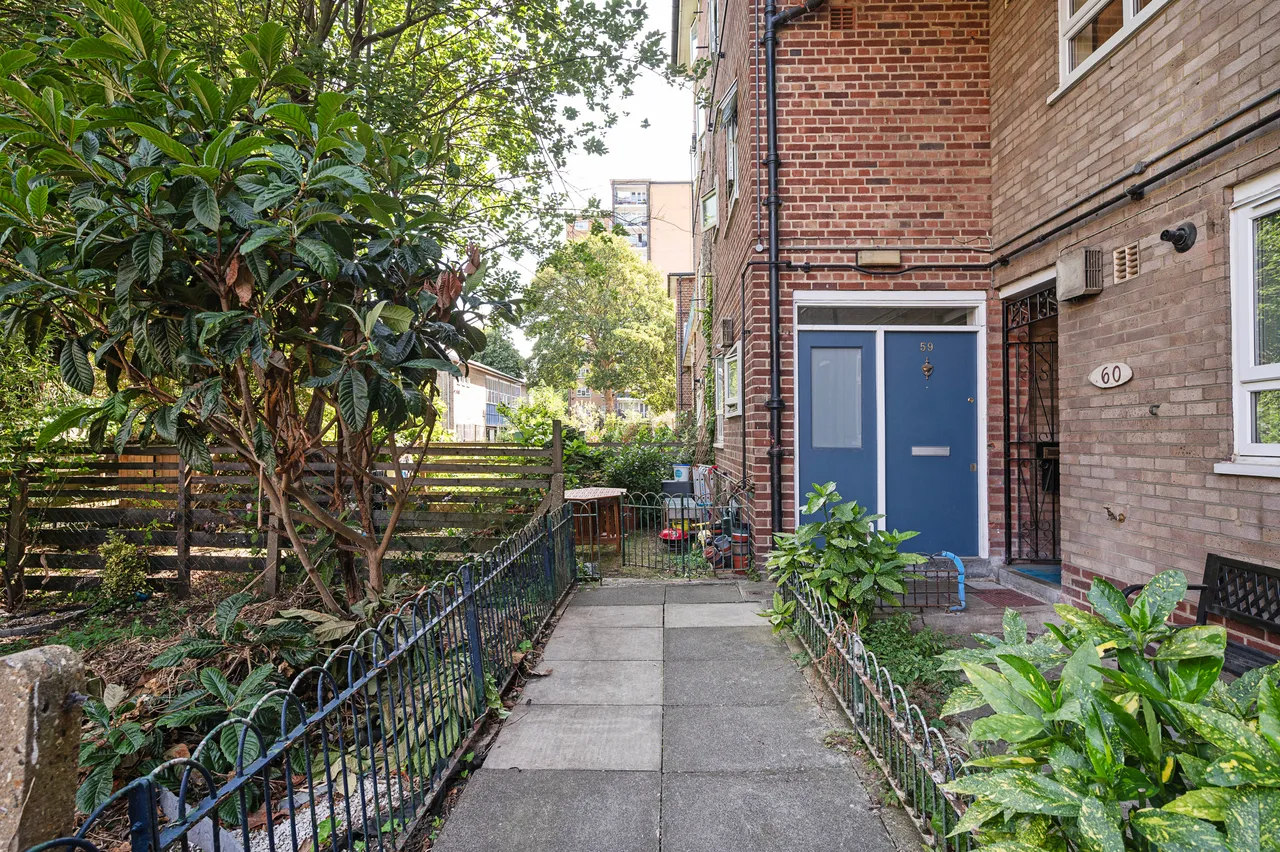 60 Morland Estate, Richmond Road, London, photo 5