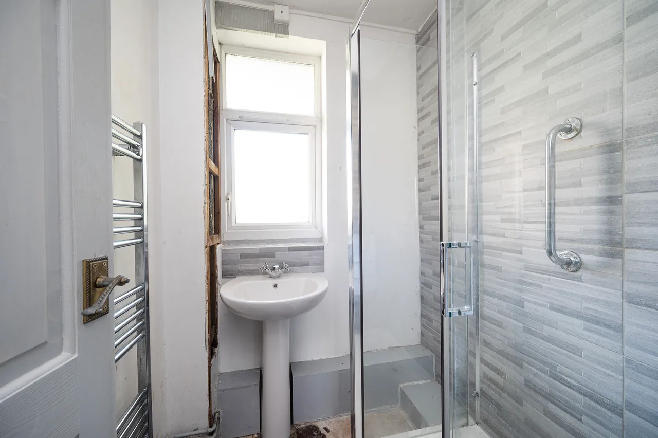 60 Morland Estate, Richmond Road, London, photo 4