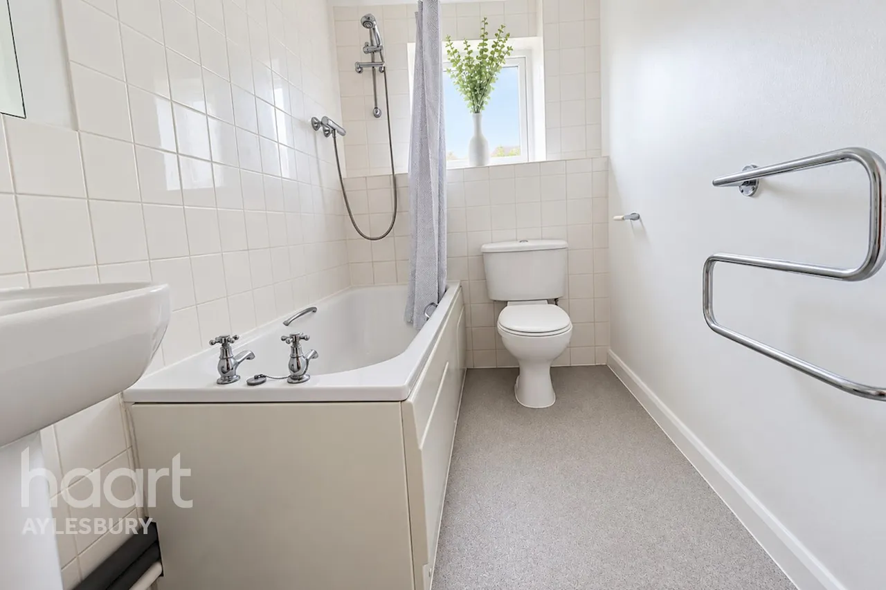 Kerr Place, Aylesbury, HP21, photo 9