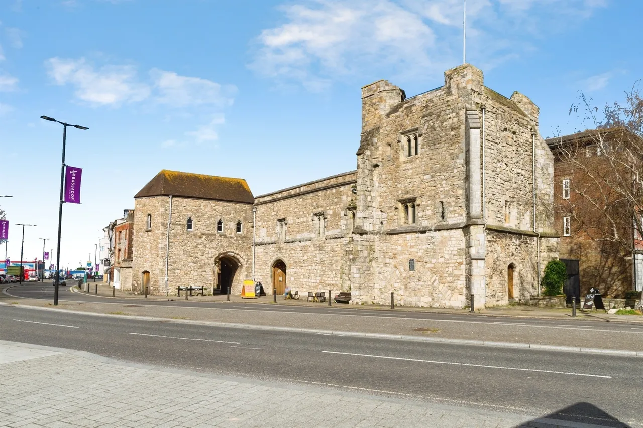Back Of The Walls, Southampton, photo 12