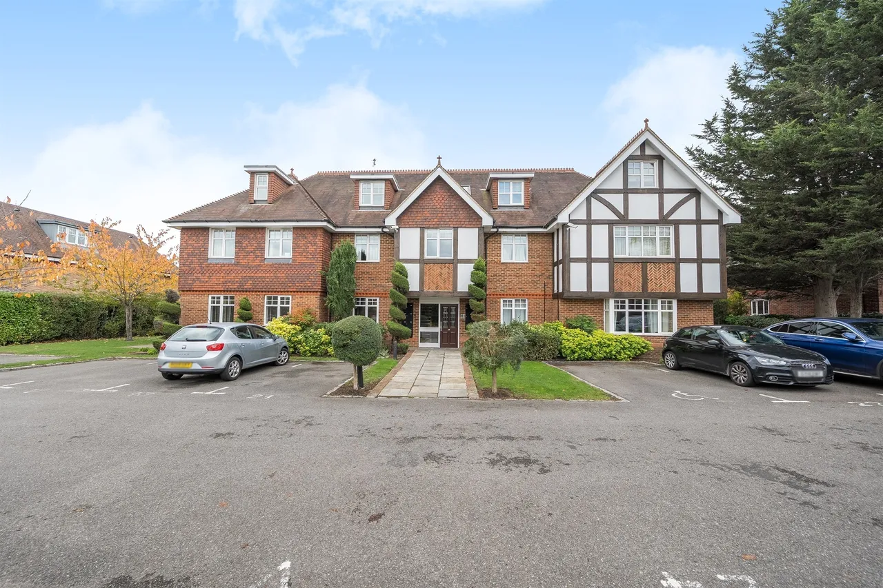 2 bed flat for sale — Shoppenhangers Road, Maidenhead