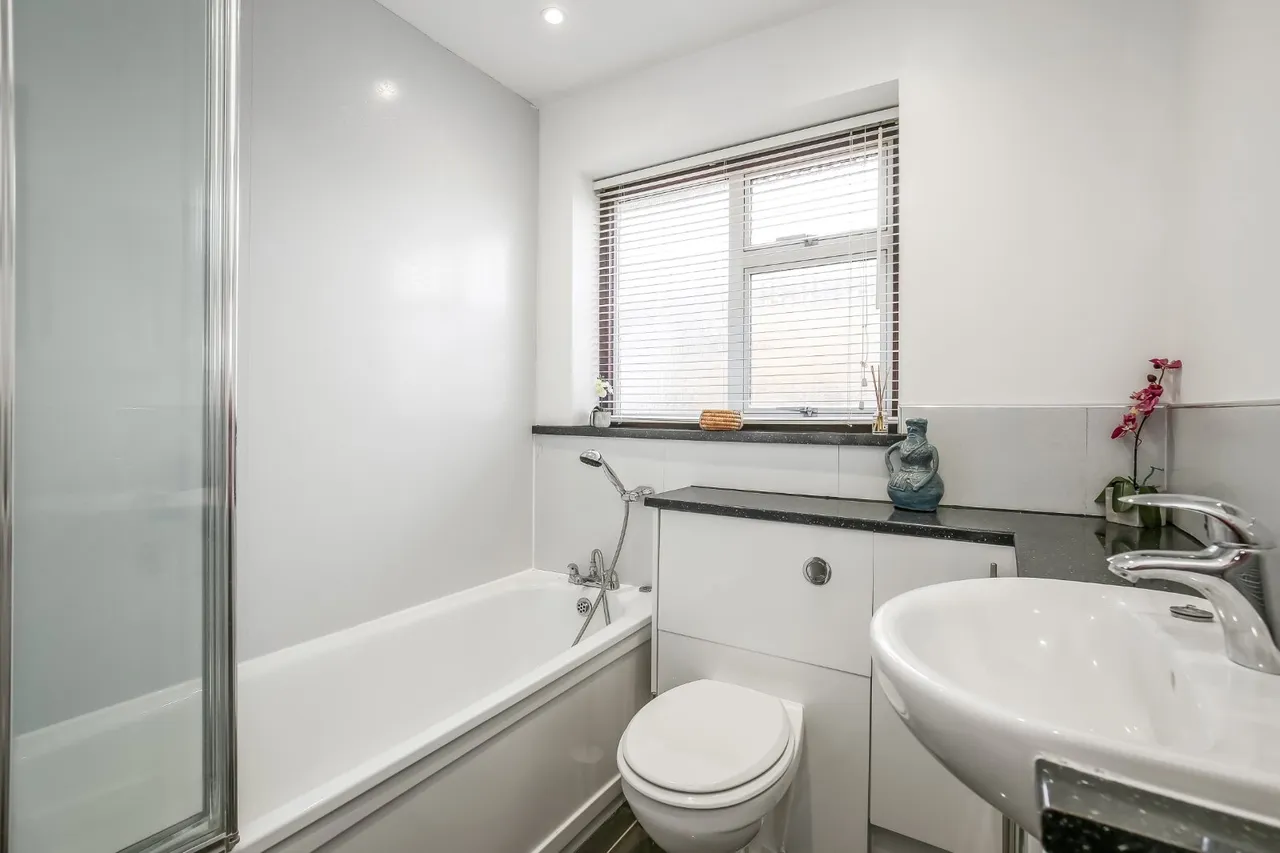 Balmoral Road, Salisbury, Wiltshire, SP1 3PZ, photo 9