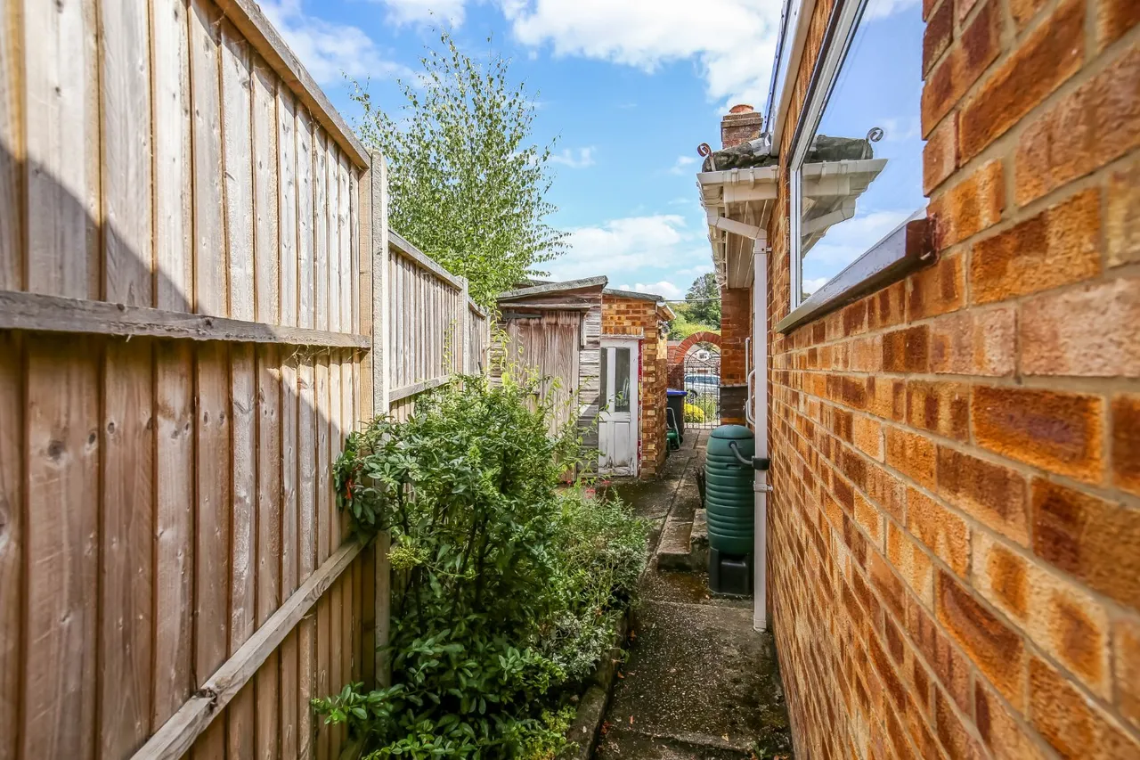 Balmoral Road, Salisbury, Wiltshire, SP1 3PZ, photo 12
