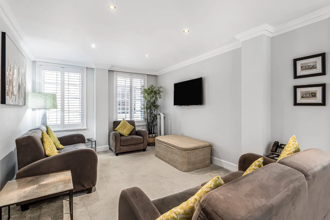 Cornwall Terrace Mews, Marylebone, NW1, photo 2