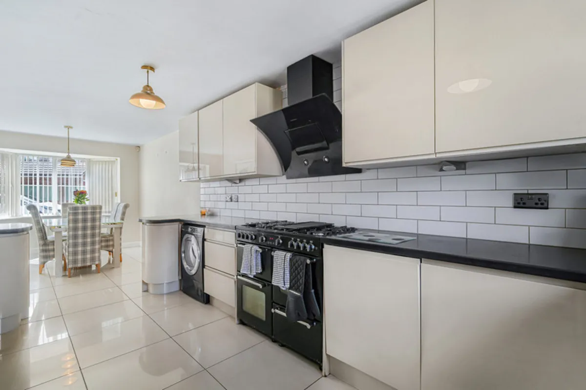 Huxterwell Drive, Doncaster, DN4, photo 5