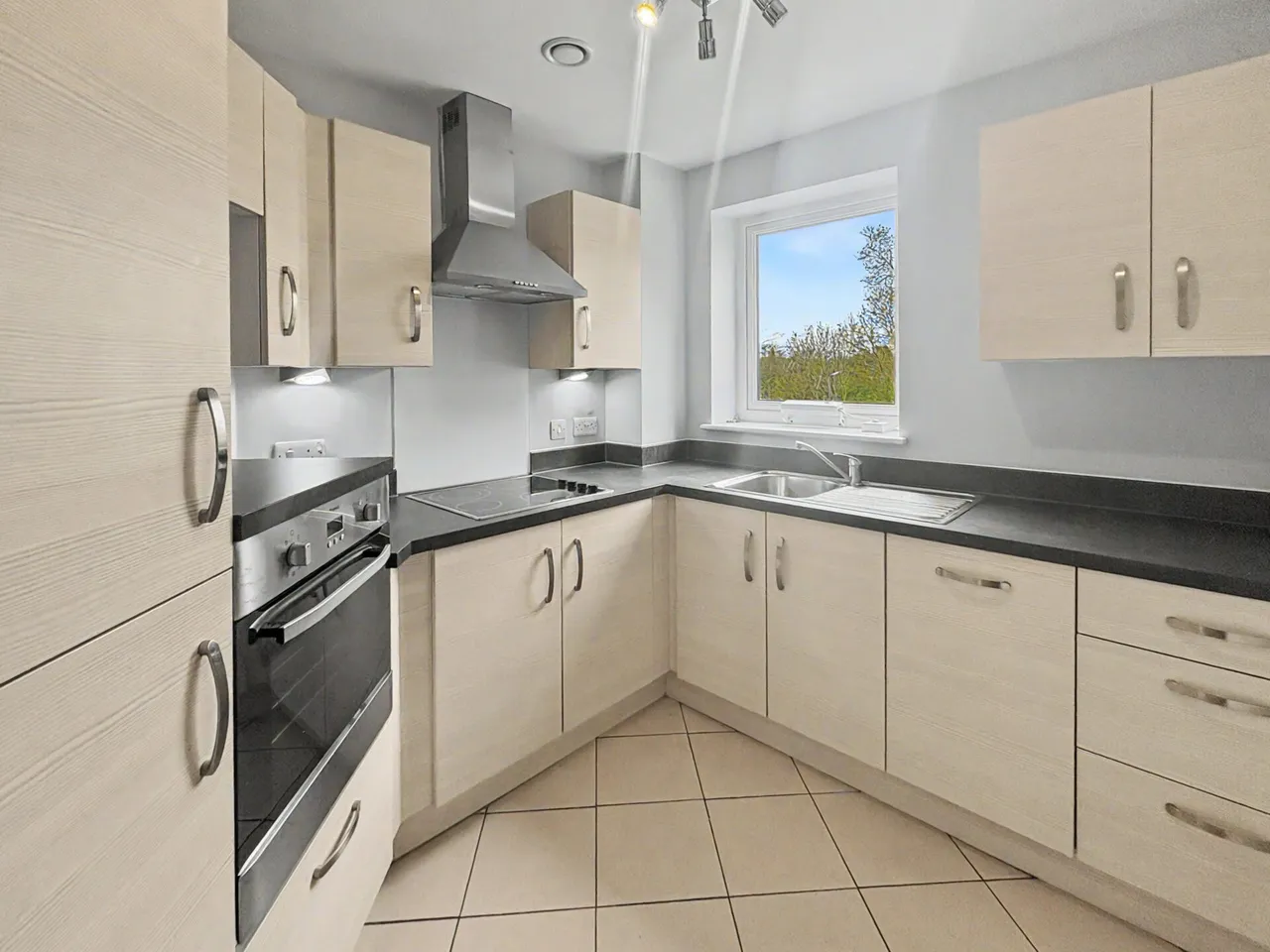 Park View Road, Prestwich, M25, photo 7