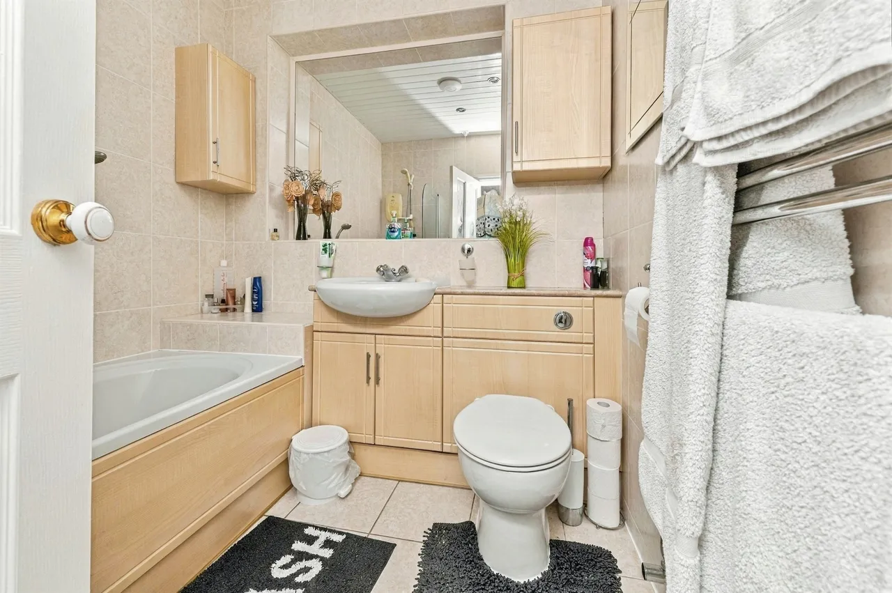 Broadowler Lane, Ossett, WF5, photo 11