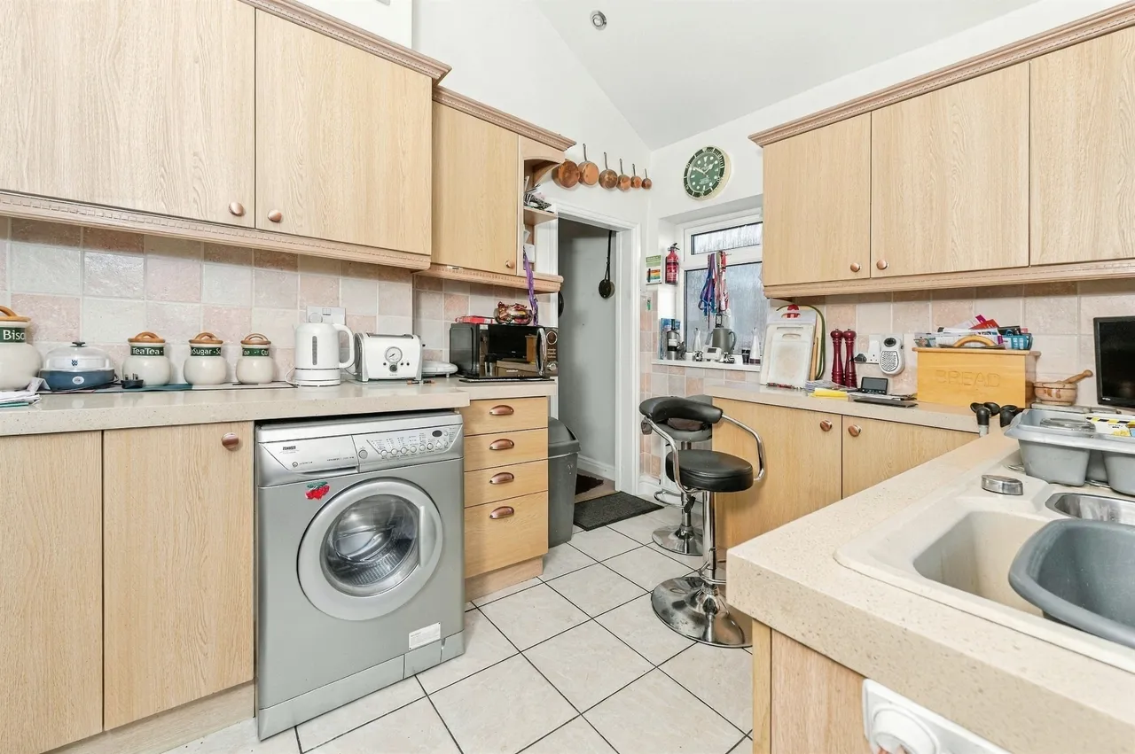 Broadowler Lane, Ossett, WF5, photo 3