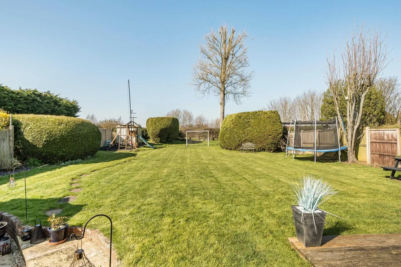 The Street, Hawkinge, CT18, photo 3