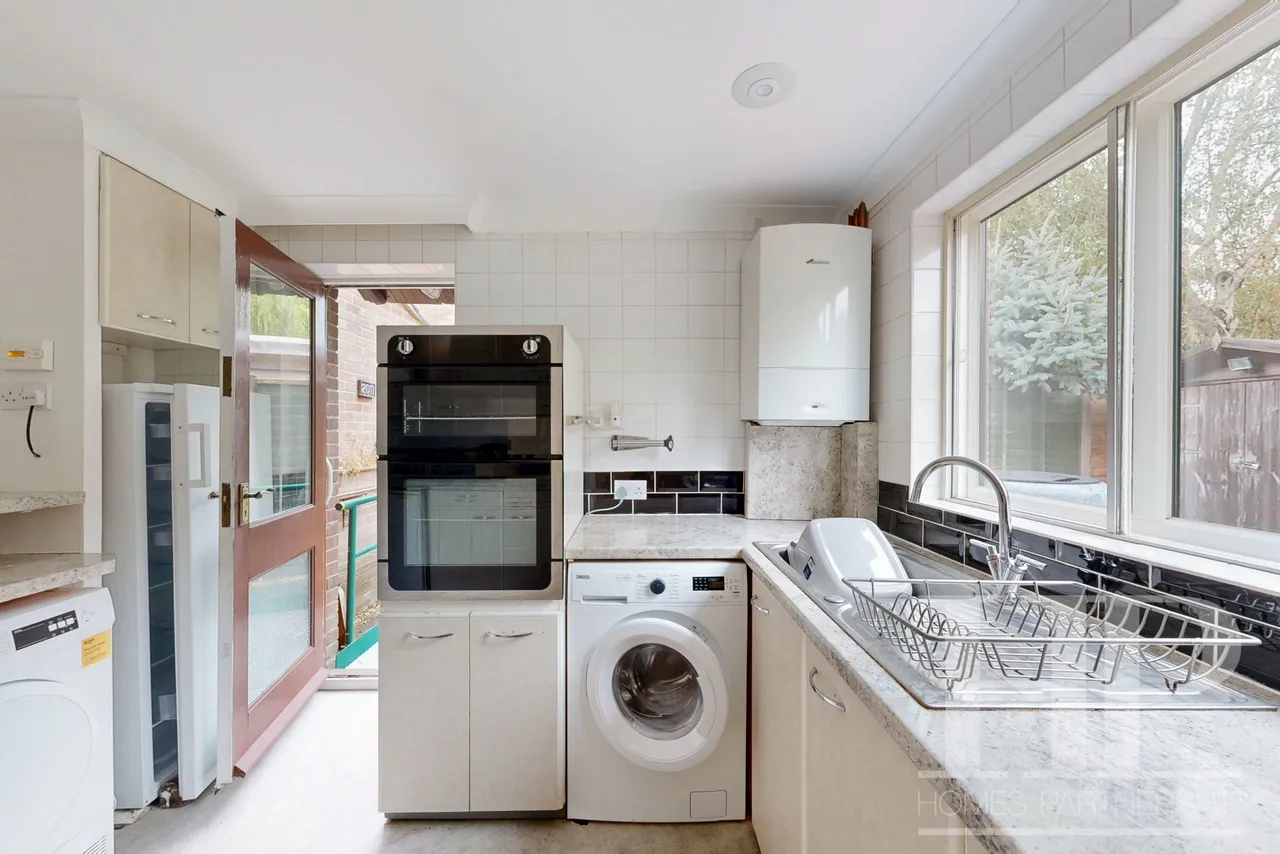 Burlands, Crawley, RH11, photo 6