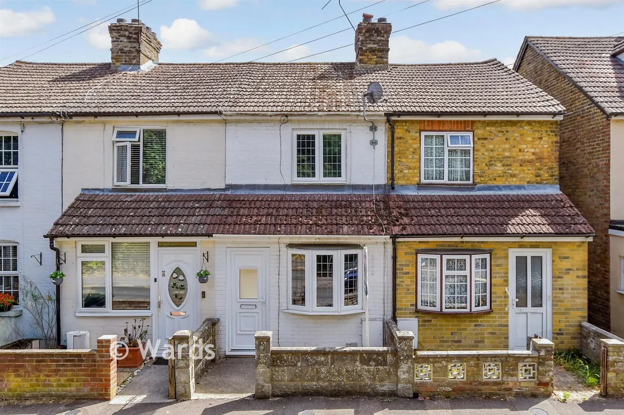 3 bed house for sale, Bell Lane, Ditton, ME20