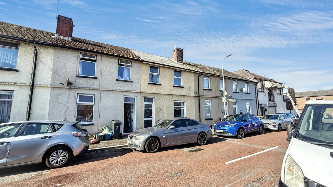3 bed house for sale, Kings Parade, Newport, NP20
