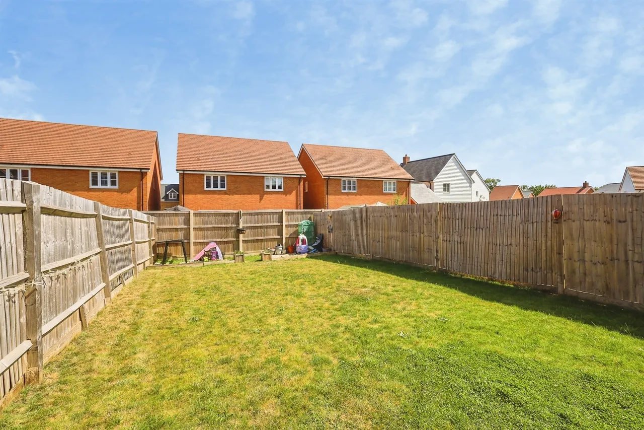 Clover Crescent, Hellingly, BN27, photo 15