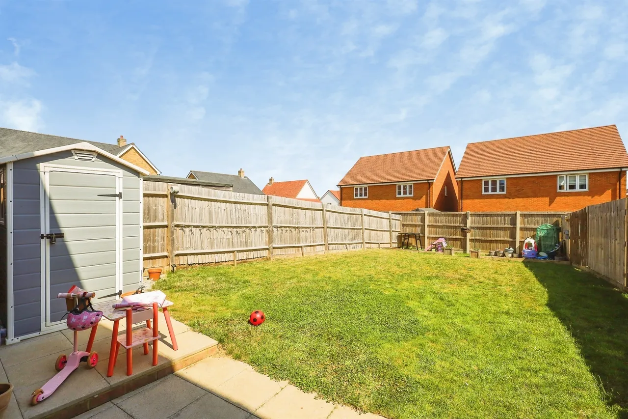 Clover Crescent, Hellingly, BN27, photo 14