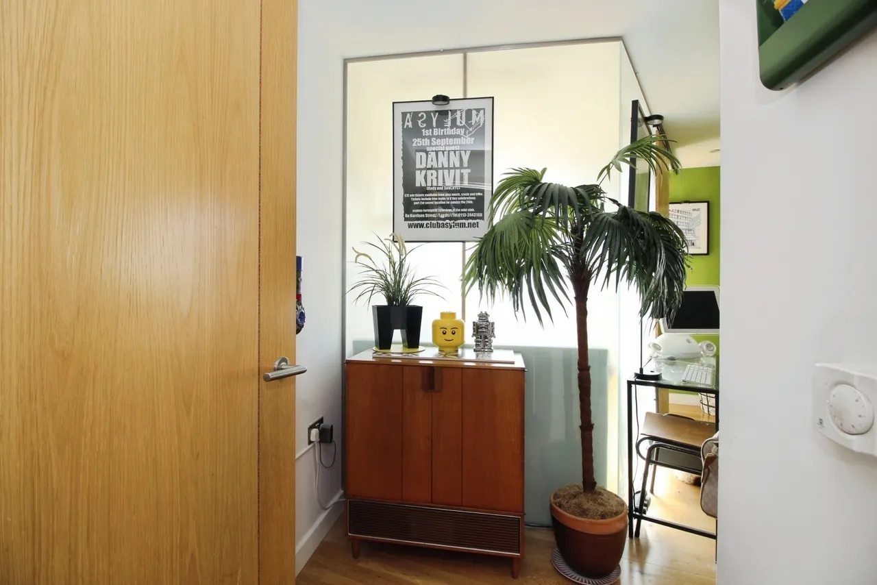Wharf Approach, LEEDS, West Yorkshire, LS1, photo 11