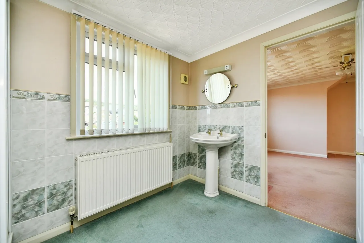 Saltdean Vale, Saltdean, BN2, photo 21