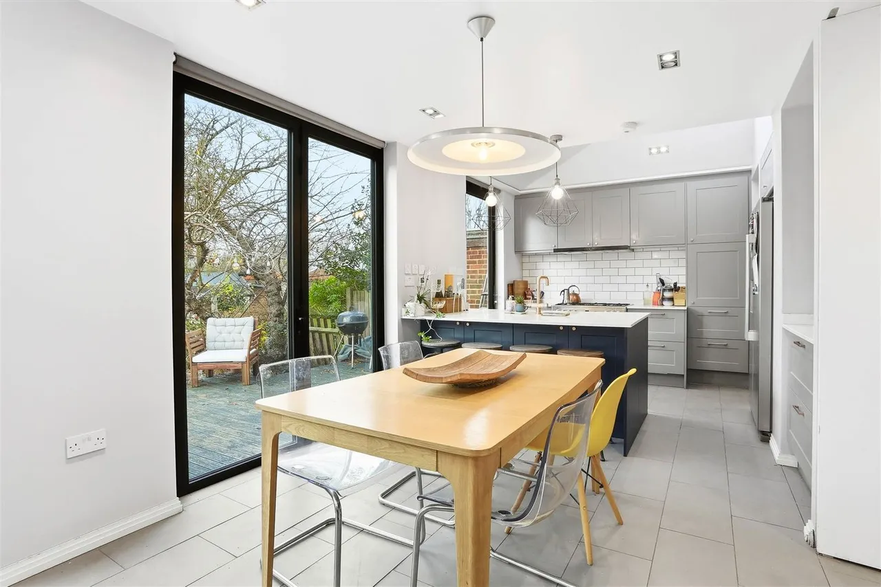 St. Clair Drive, Worcester Park, KT4 8UG, photo 2