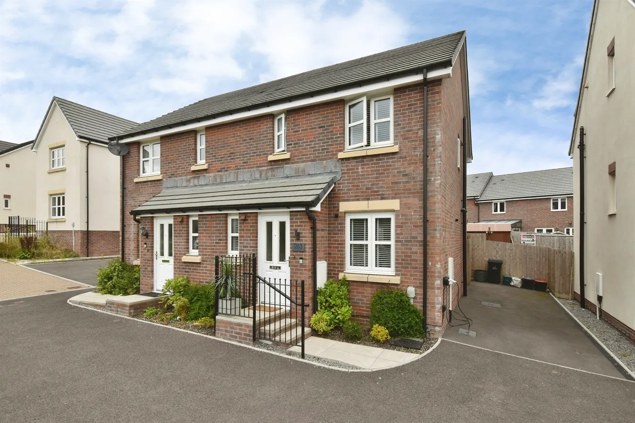 Carn Y Cefn Ebbw Vale, NP23, photo 29
