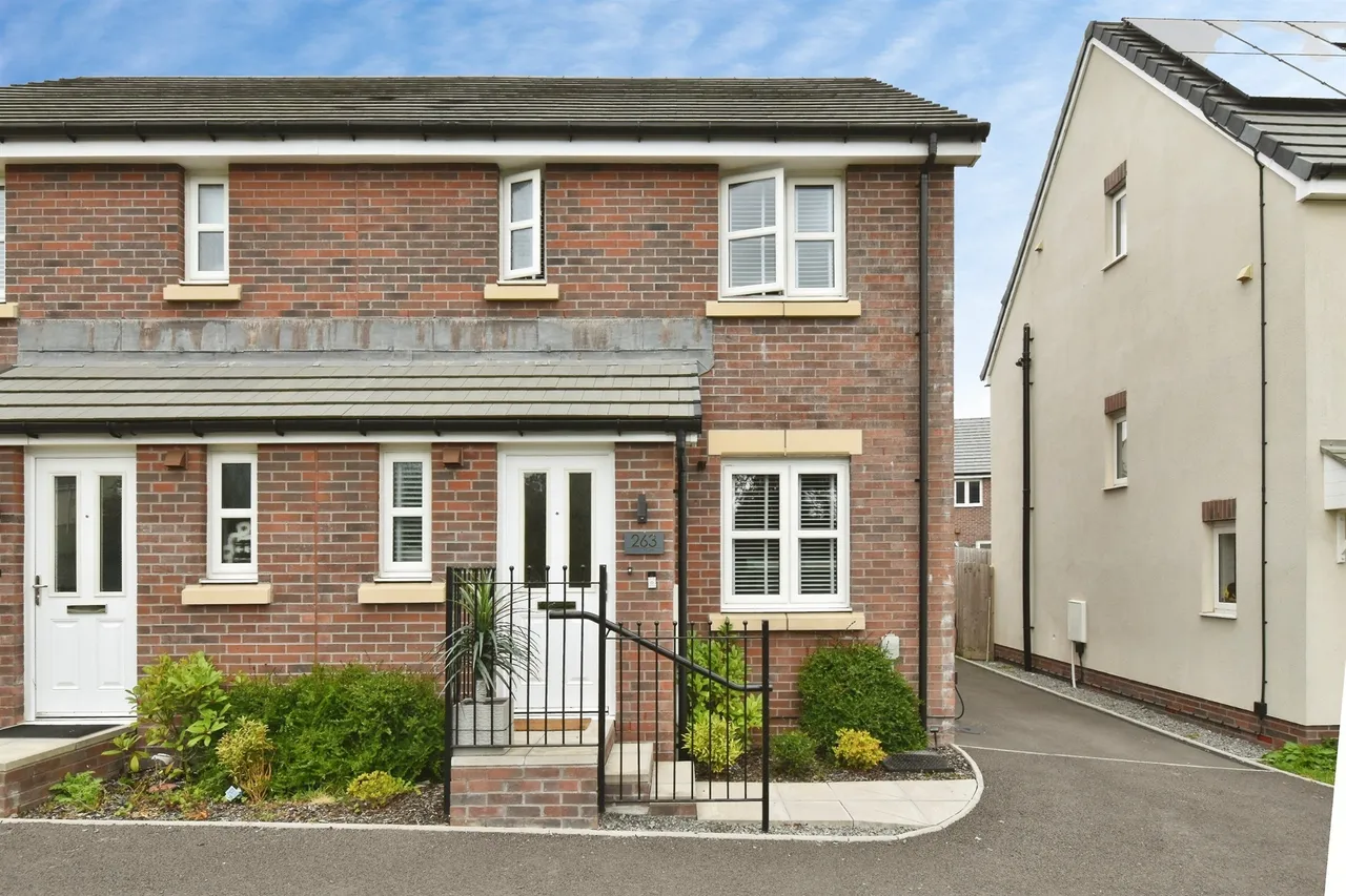 Carn Y Cefn Ebbw Vale, NP23, photo 30