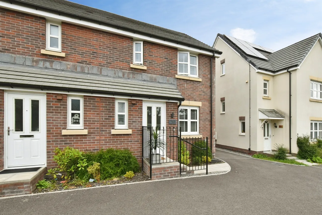 Carn Y Cefn Ebbw Vale, NP23, photo 31