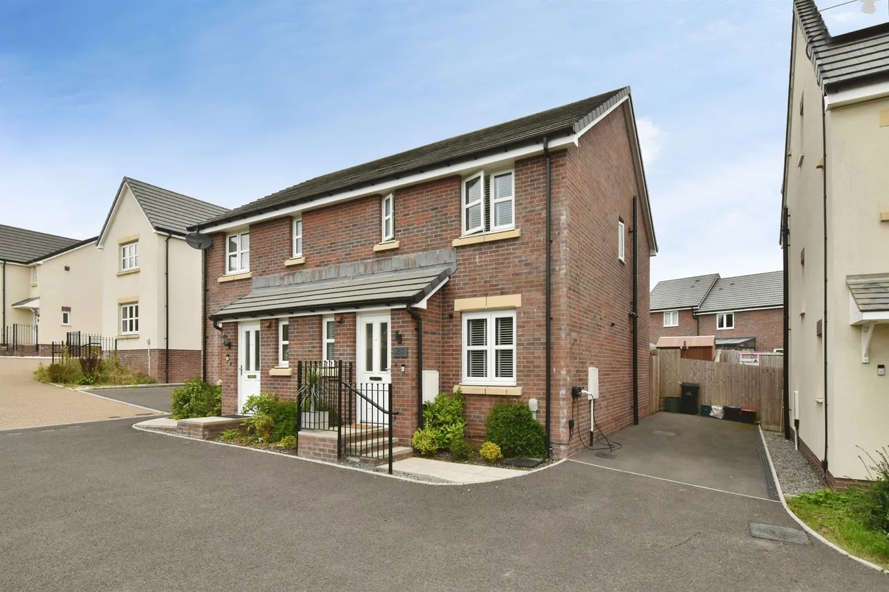 Carn Y Cefn Ebbw Vale, NP23, photo 33