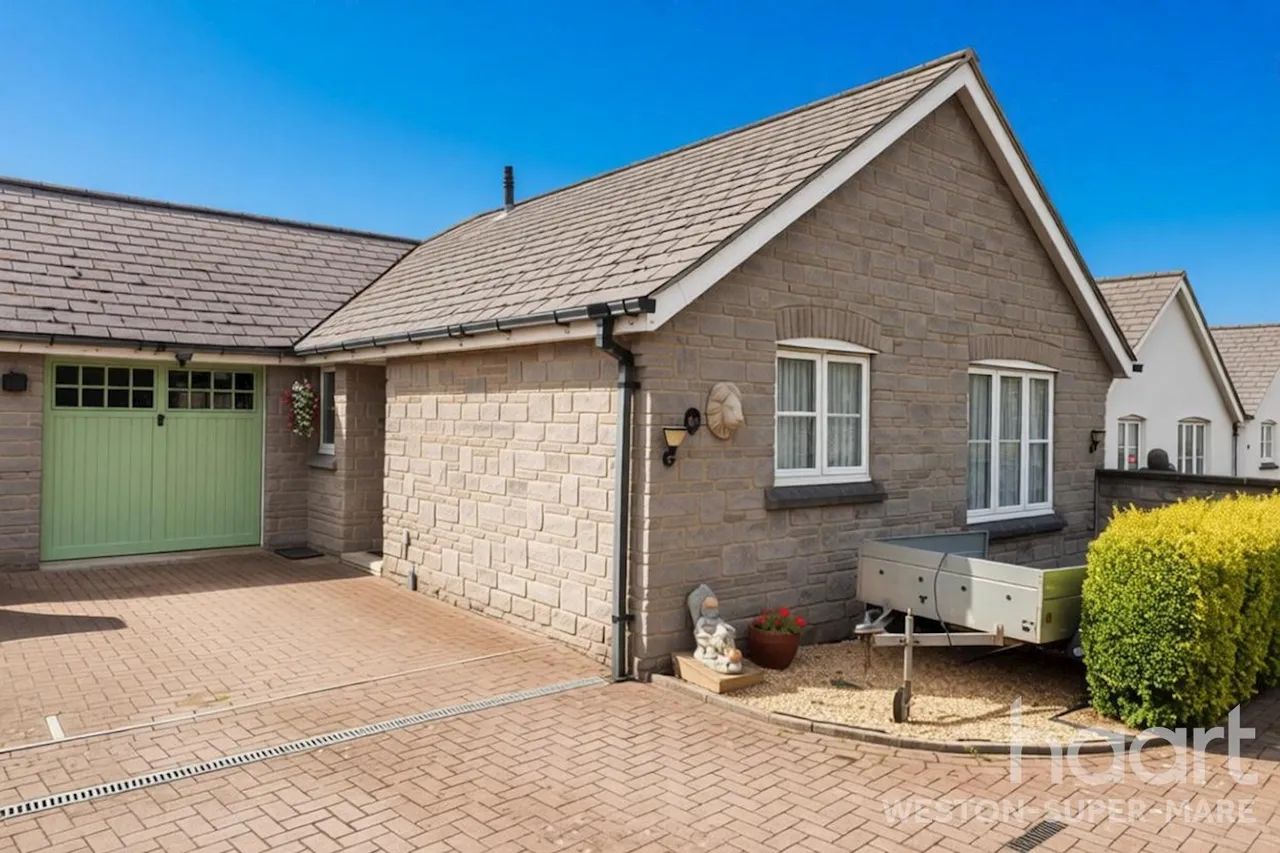 Myrtle Tree Crescent, Weston-Super-Mare, BS22, photo 2